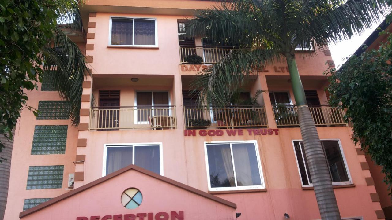 DaysInn Hotel Lira Exterior foto