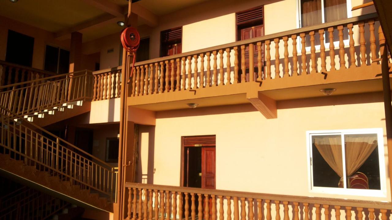 DaysInn Hotel Lira Exterior foto